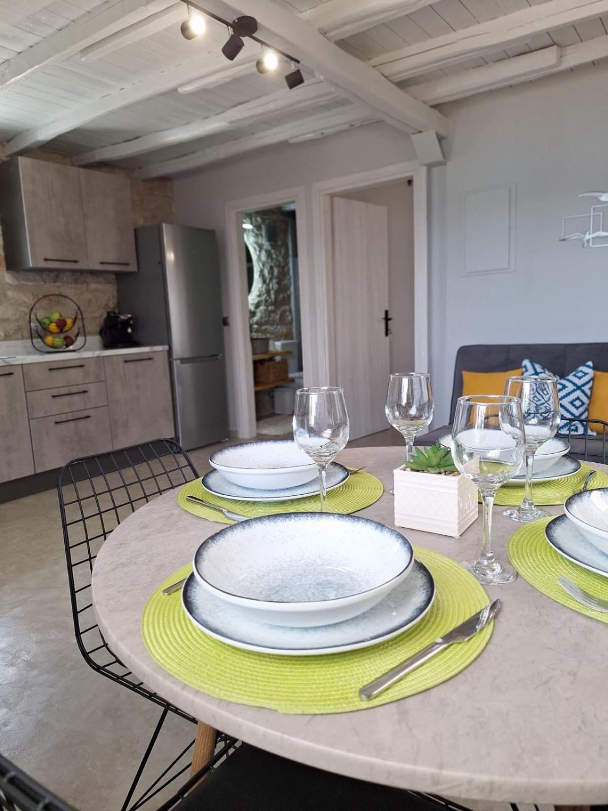 Vivari Stone House מראה חיצוני תמונה